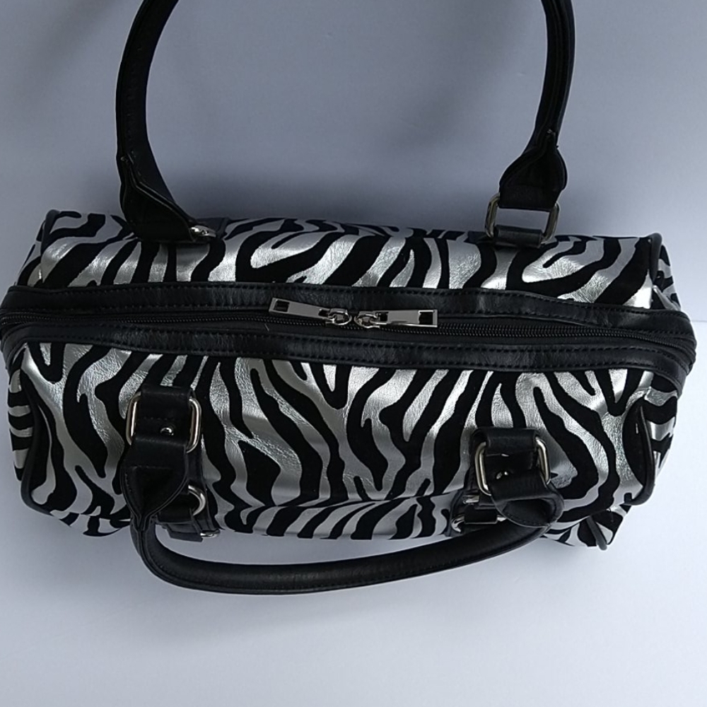 Tote - Picture 3 of 4
